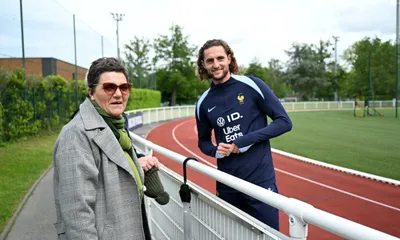 Les infos du jour : la mère d&rsquo;Adrien Rabiot répond à Pablo Longoria (OM), Luis Enrique s&rsquo;exprime sur Gianluigi Donnarumma (PSG), le mercato du RC Lens s&rsquo;agite
