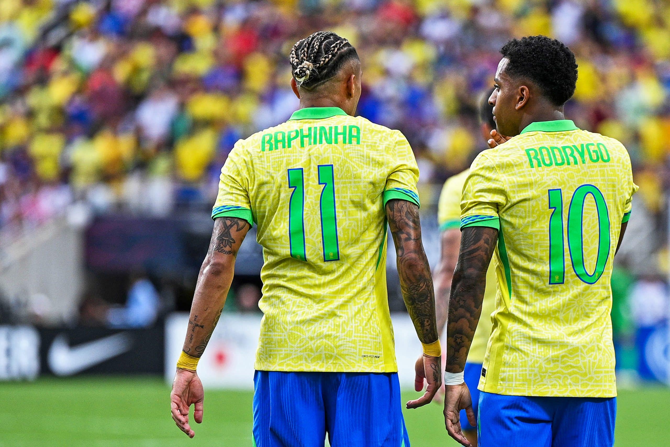Raphinha et Rodrygo sous le maillot de la sélection brésilienne.
