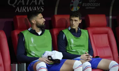 LOSC Mercato : Olivier Giroud lâche un indice sur un futur retour de Benjamin Pavard à Lille