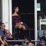 Georgina Rodriguez fait tourner les têtes loin de Cristiano Ronaldo 