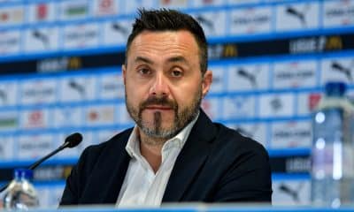 Roberto De Zerbi, le coach de l'OM, devant la presse