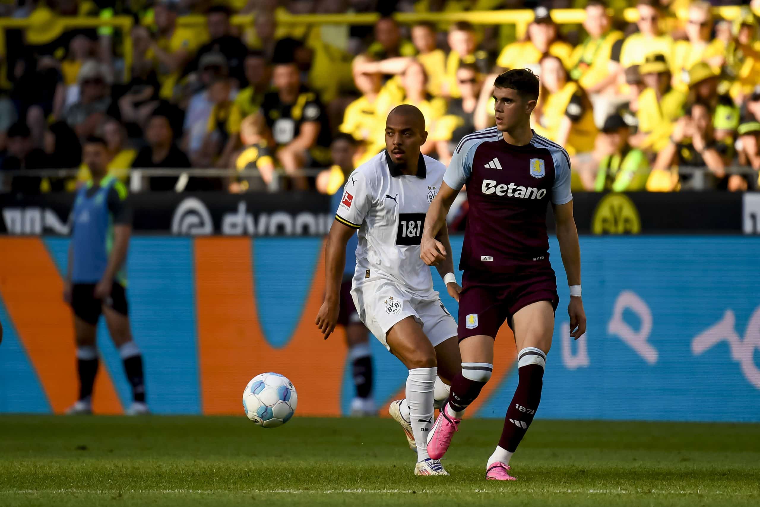 Kosta Nedeljkovic sous le maillot d'Aston Villa