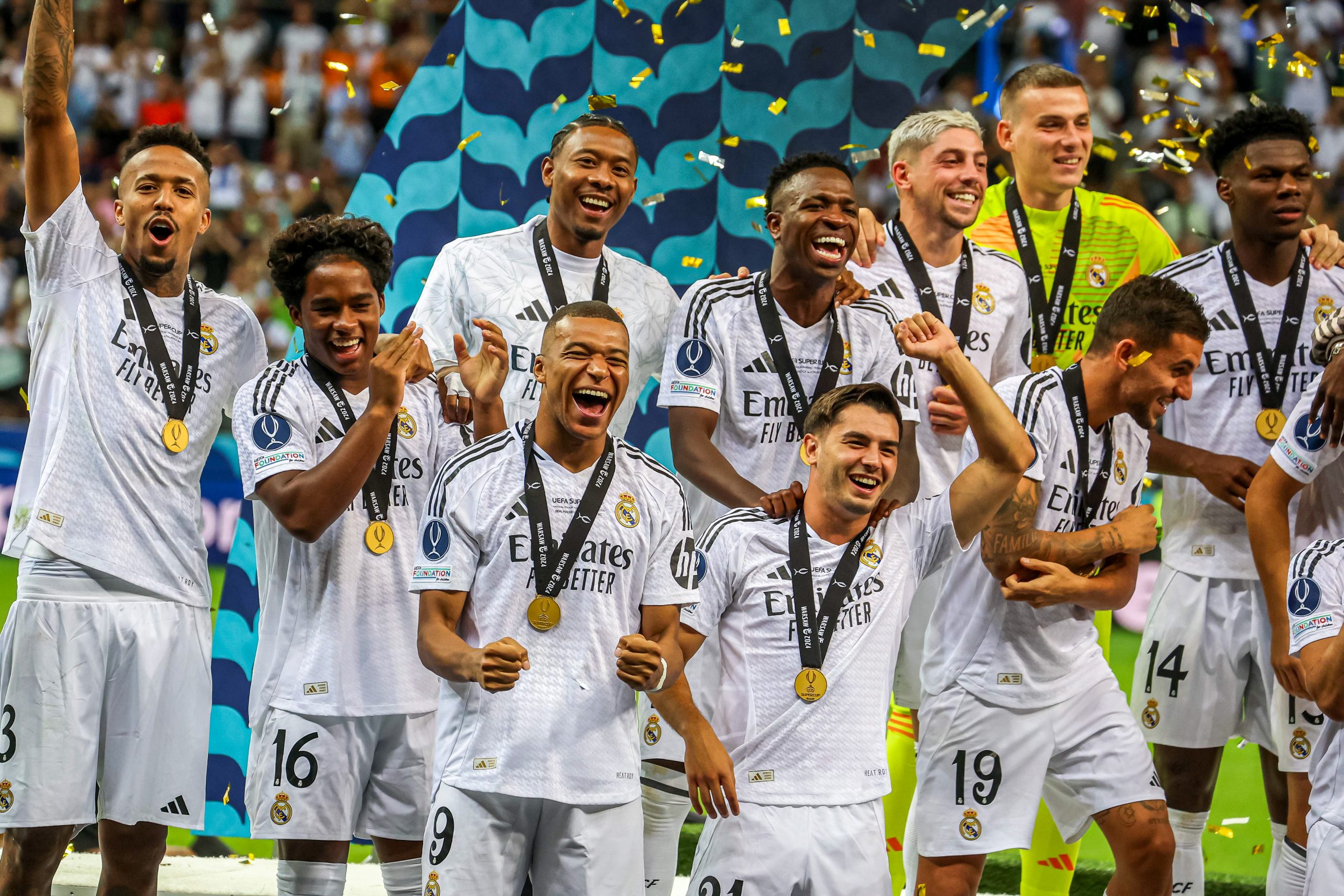 Endrick et Dani Ceballos lors du sacre du Real Madrid en Supercoupe d'Europe 2024.