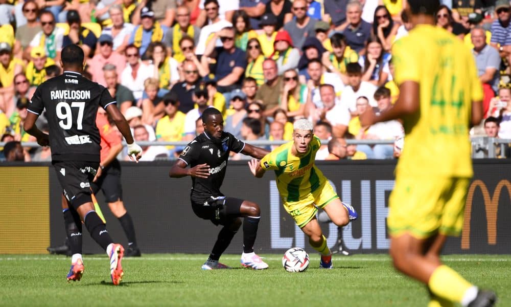 Matthis Abline lors du match aller entre le FC Nantes et l'AJ Auxerre