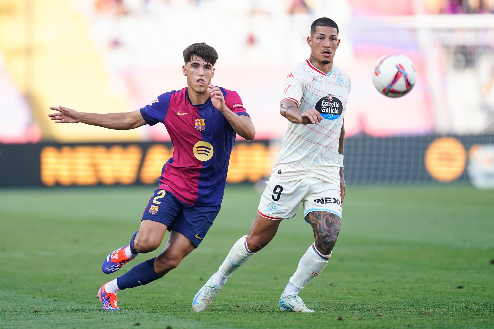 Pau Cubarsi lors du match aller entre Valladolid et le Barça