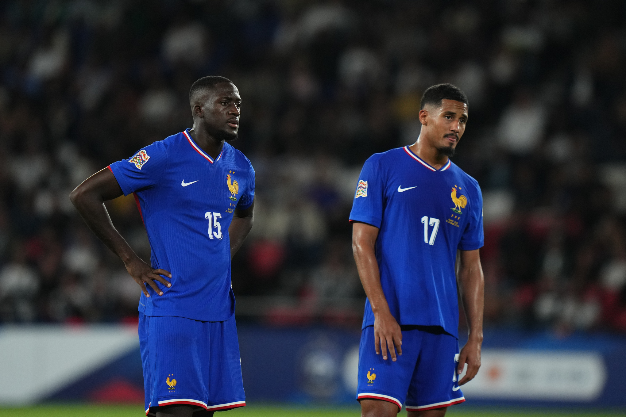 Ibrahima Konaté et William Saliba lors d'un match de l'équipe de France.