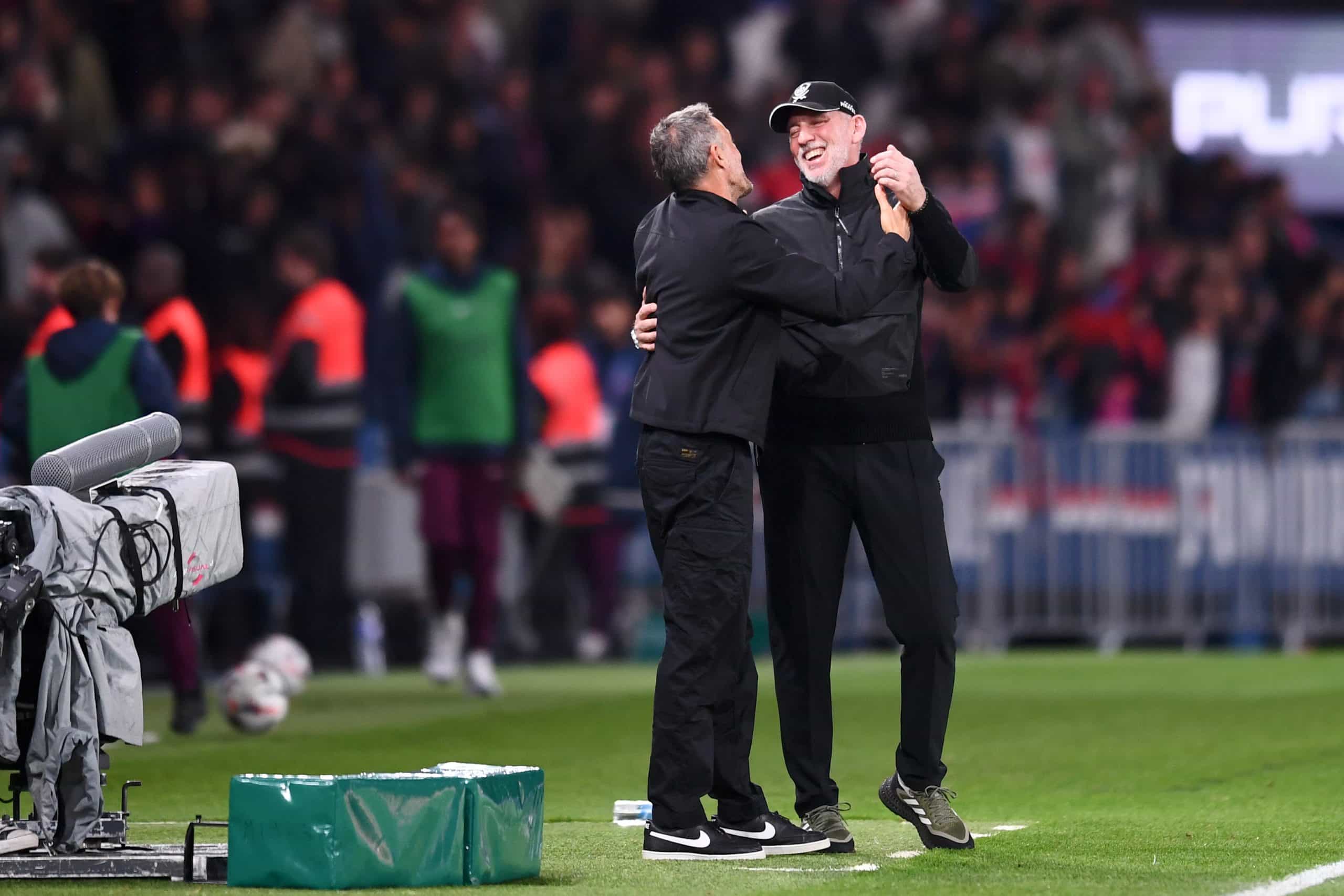 Luis Enrique et Eric Roy ne vont plus se quitter sur les prochains PSG - Stade Brestois.