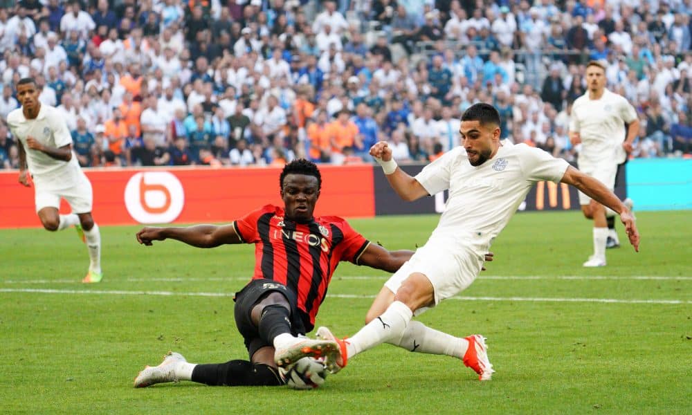 Neal Maupay au duel avec Youssouf Ndayishimiye lors de OM-Nice en septembre 2024.