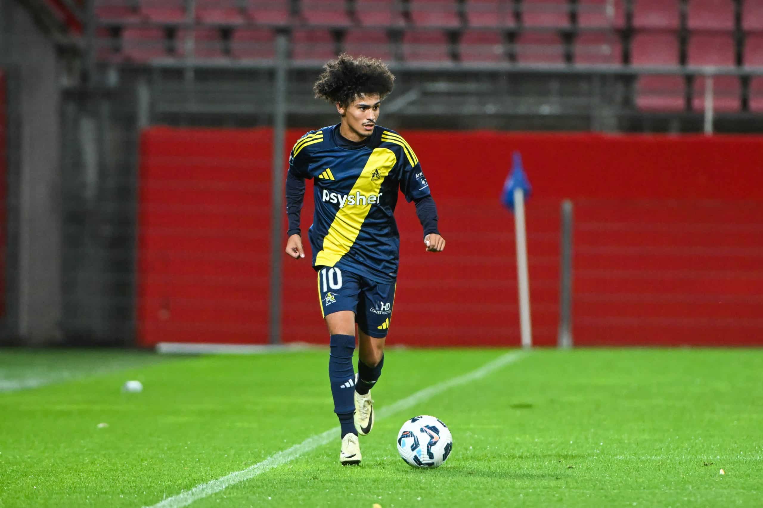 Yassine Benhattab, en action avec Aubagne, où l'a prêté le FC Nantes.