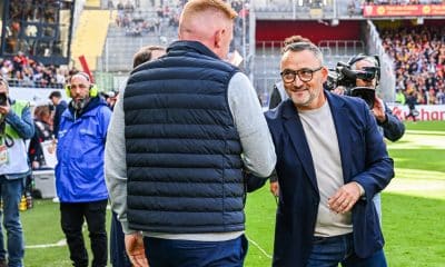 L'entraîneur de l'OGC Nice, Franck Haise, saluant son homologue du RC Lens, Will Still.