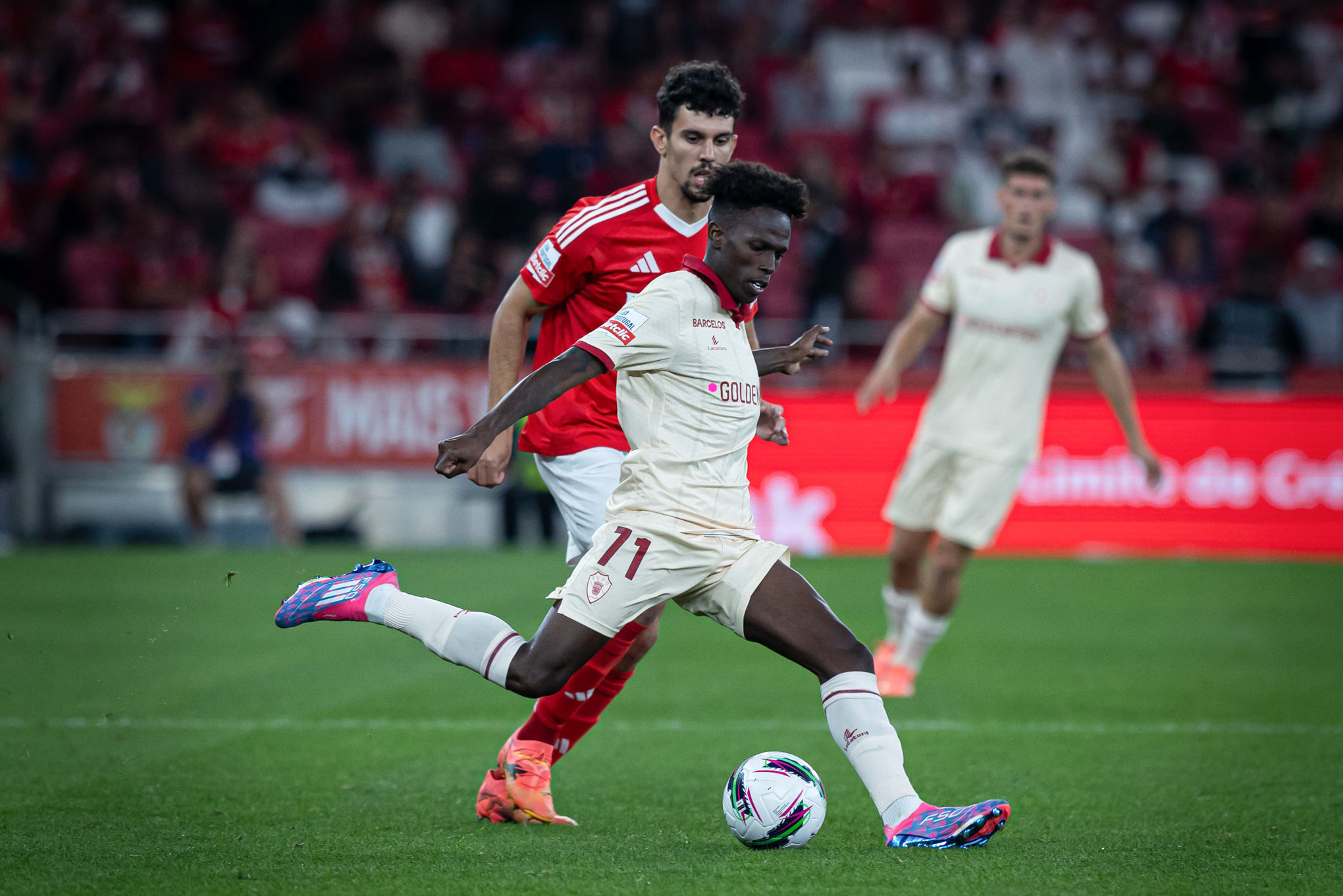 Revue de presse : 2 recrues arrivent au LOSC, un départ marquant au SB29