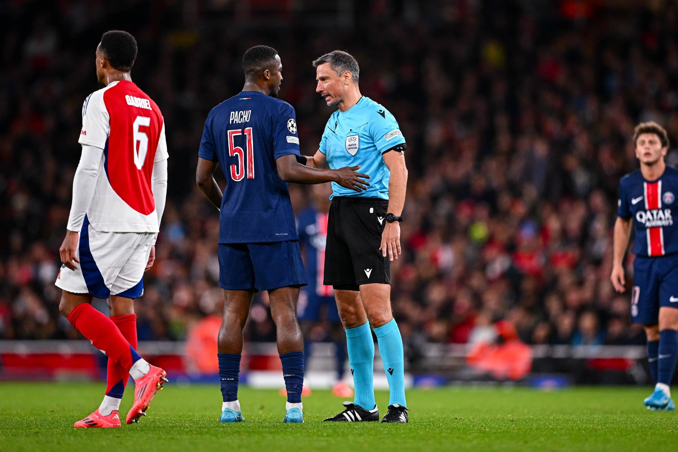 Pacho (PSG) lors du match de Ligue des Champions contre Arsenal.