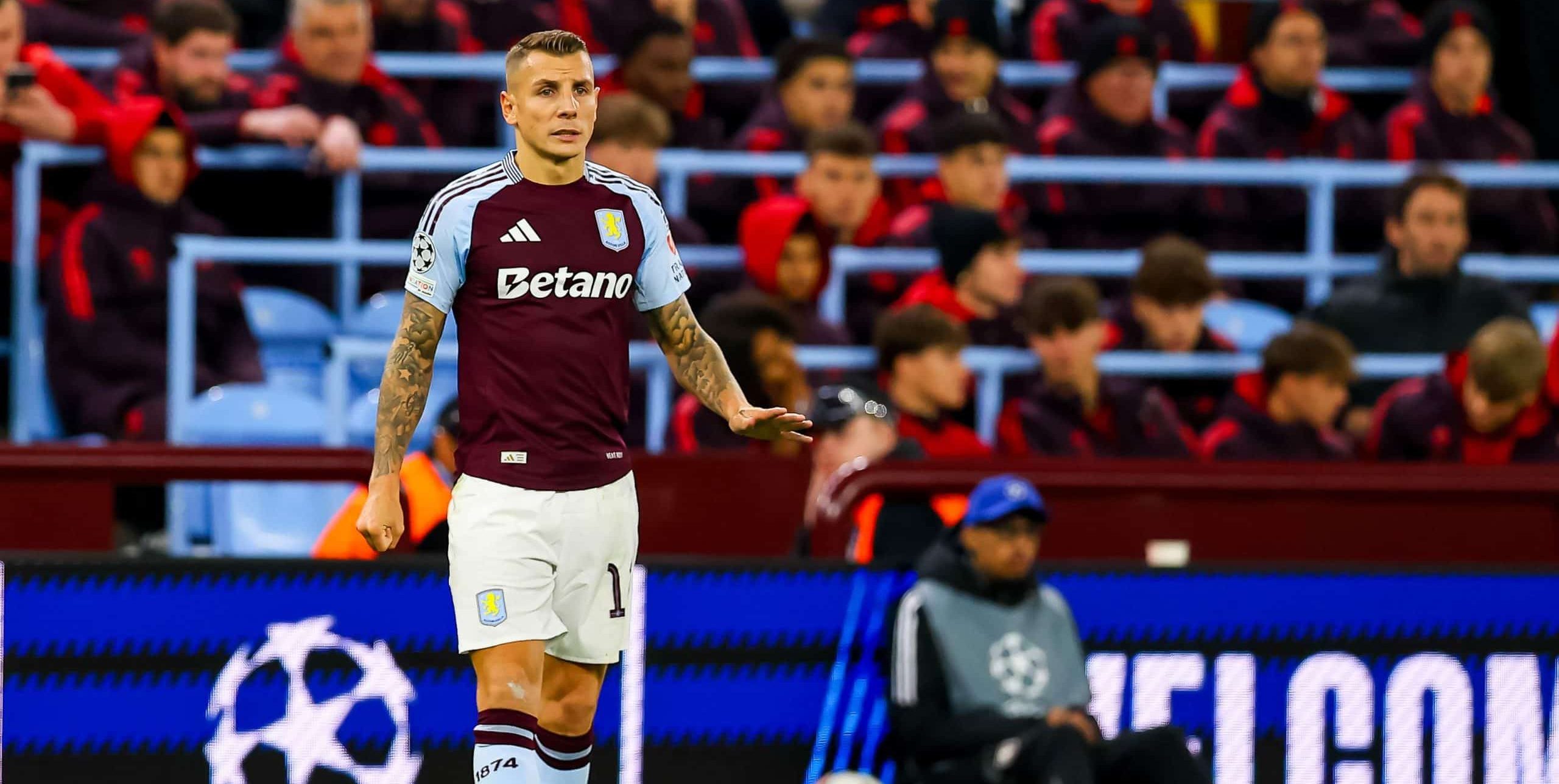 Lucas Digne sous le maillot d'Aston Villa