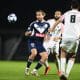 Le milieu des Girondins Emeric Depussay en action face à Bassens