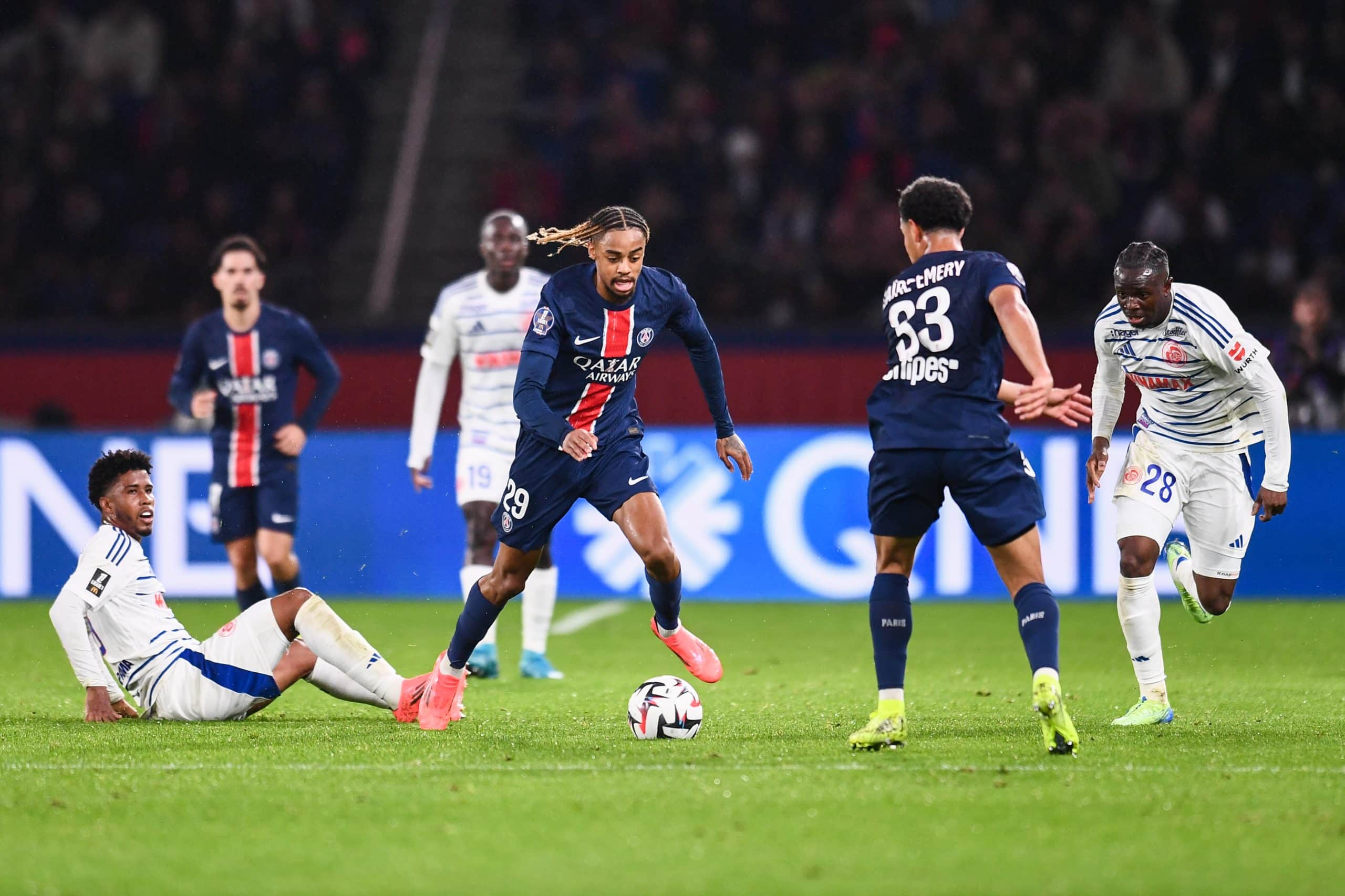 Bradley Barcola lors du match aller entre le PSG et le RC Strasbourg