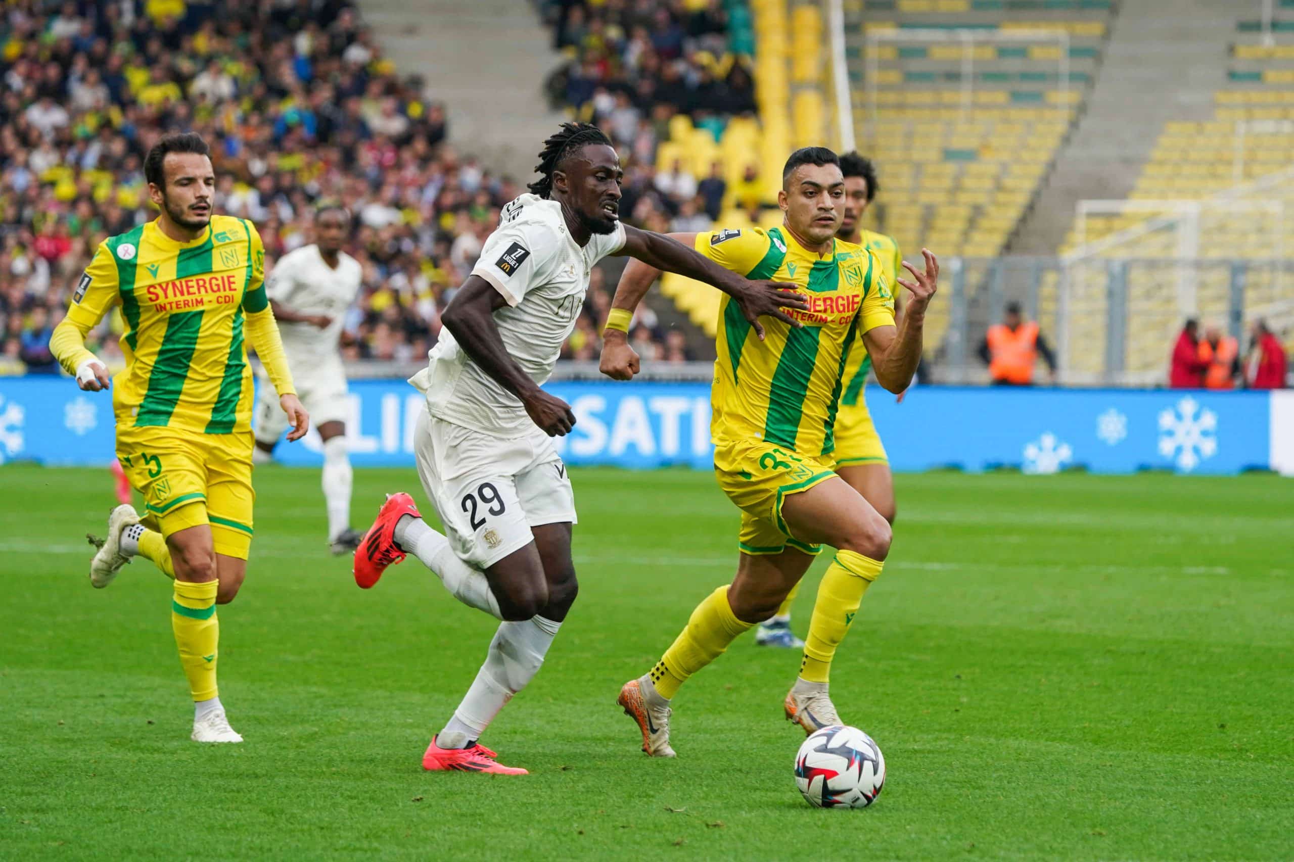 Evann Guessand lors du match aller entre le FC Nantes et l'OGC Nice