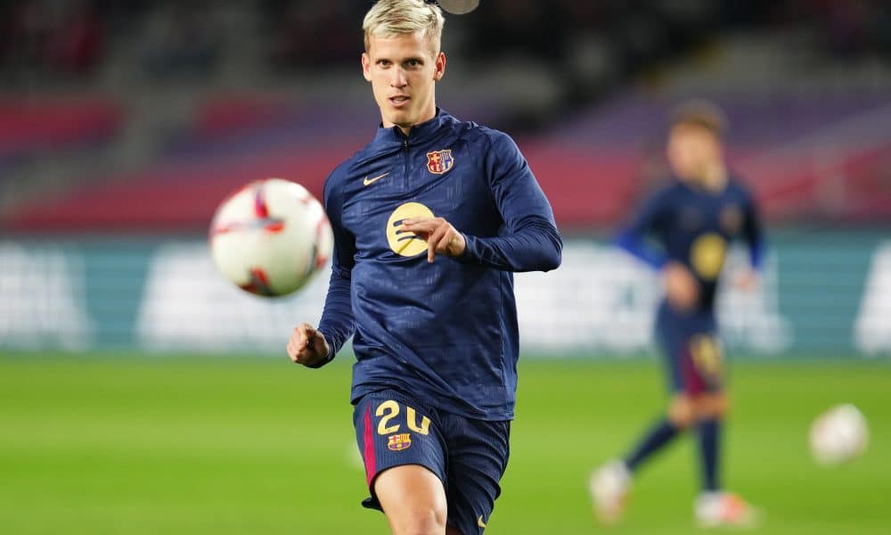 Le milieu offensif du FC Barcelone Dani Olmo lors de l'échauffement.