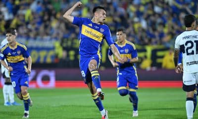 Aaron Anselmino sous le maillot de Boca Juniors