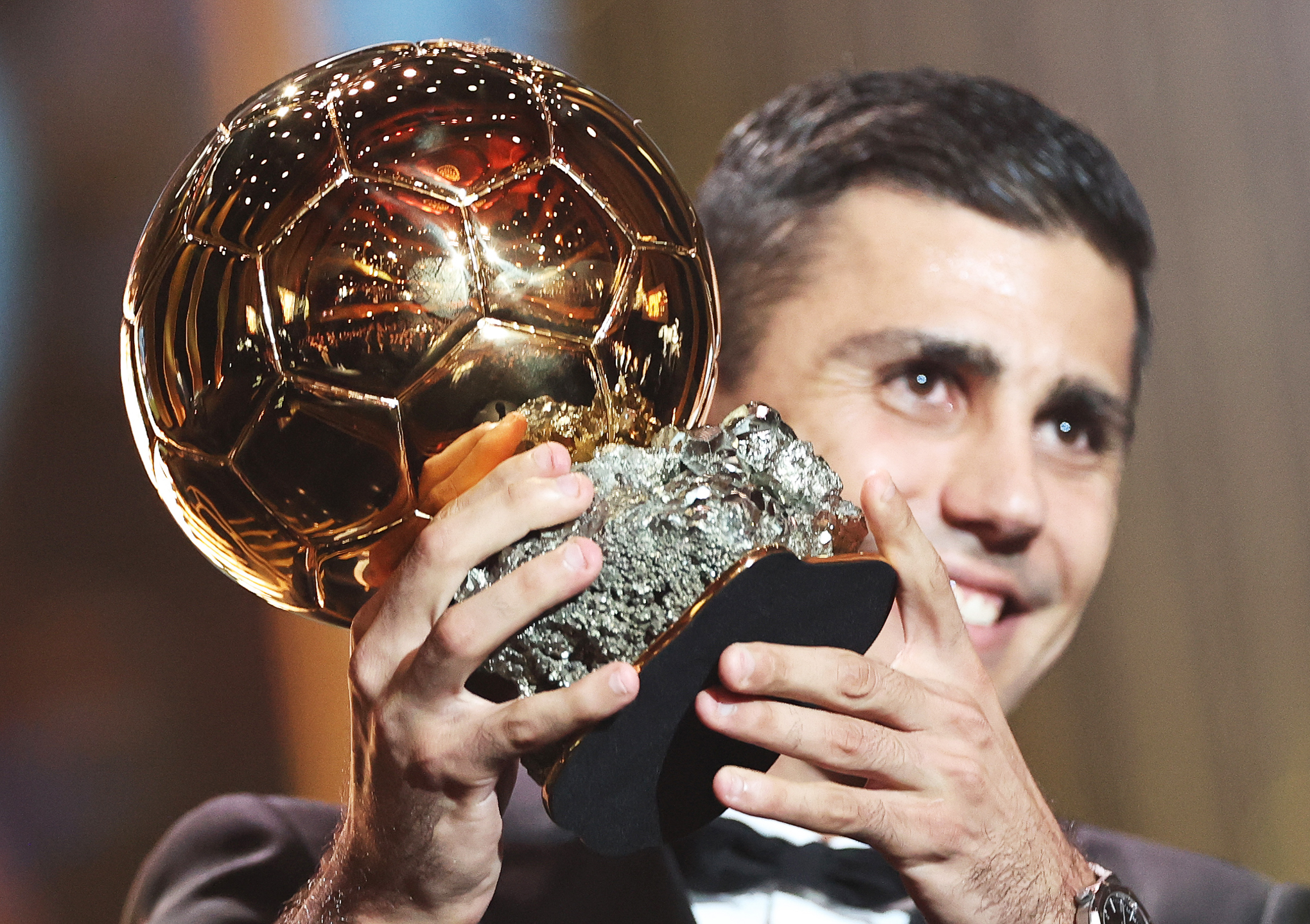 La liste des nominés pour le Ballon d'Or, avec 9 joueurs du PSG et 4 du FC Barcelone !