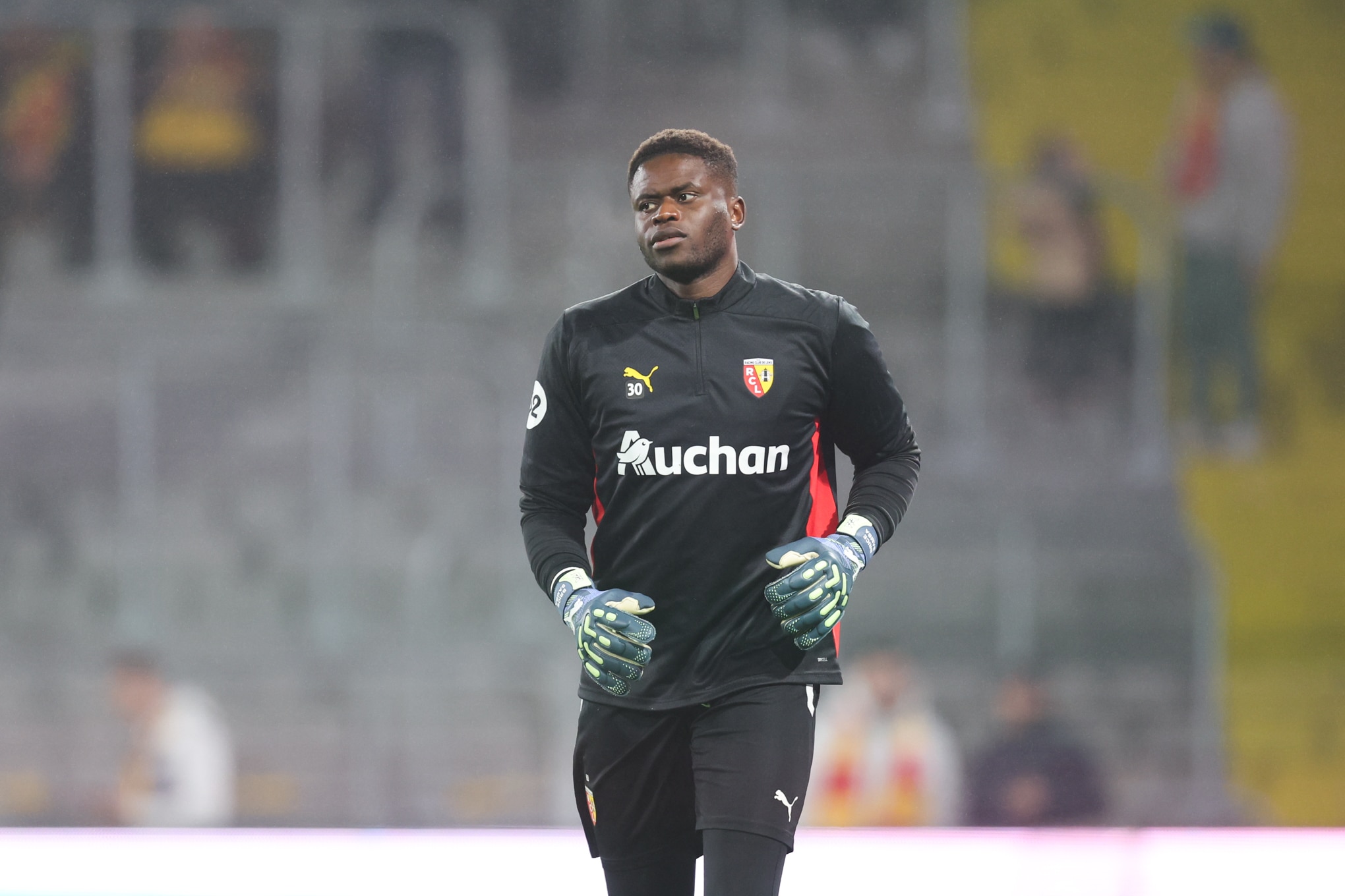 Brice Samba, le gardien du RC Lens, finalement privé de son départ au Stade Rennais.