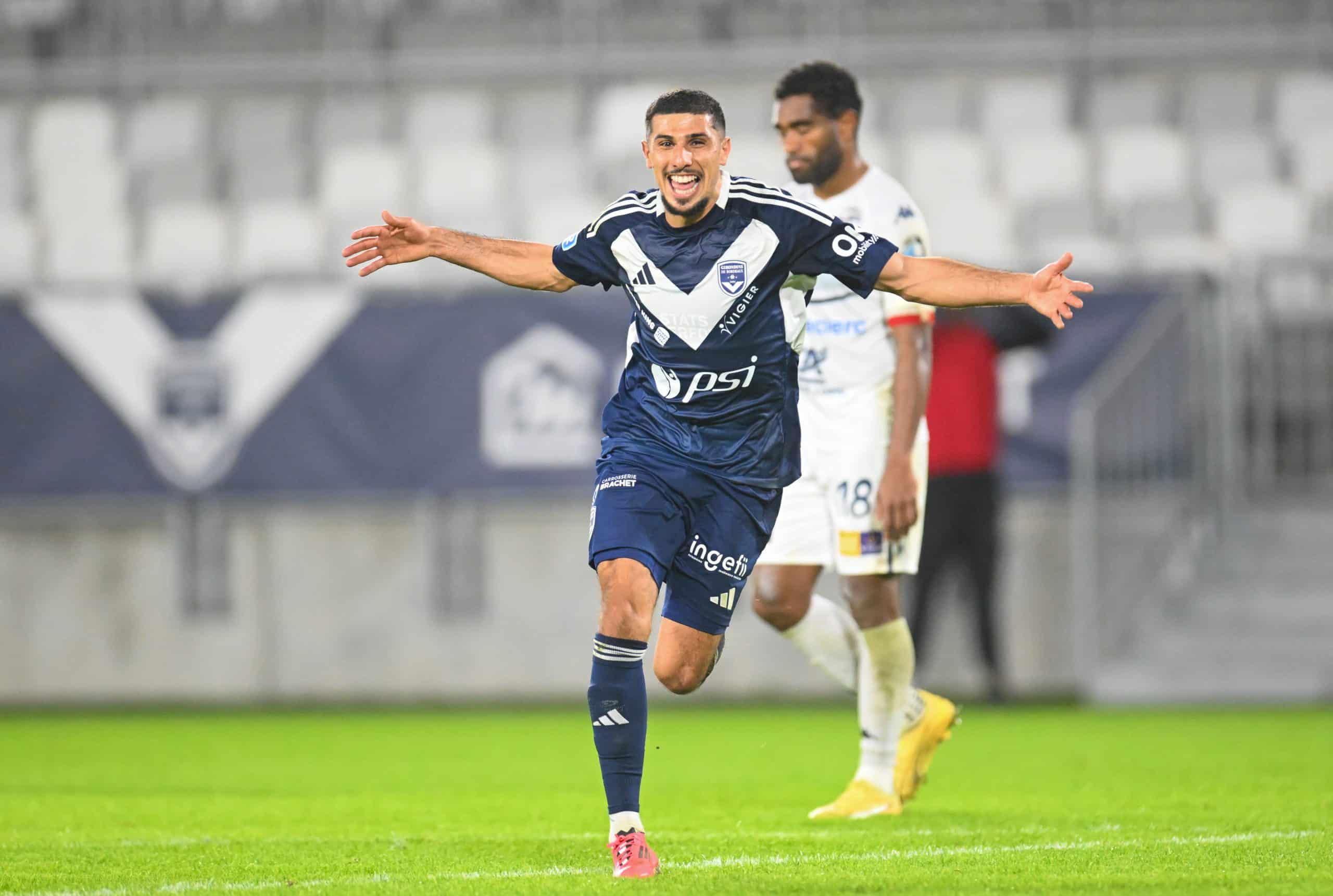 L'attaquant des Girondins de Bordeaux Yanis Merdji après un but contre Saint-Pryvé Saint-Hilaire.