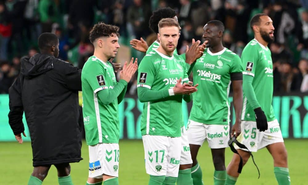 Pierre Cornud aux côtés de ses coéquipiers de l'ASSE