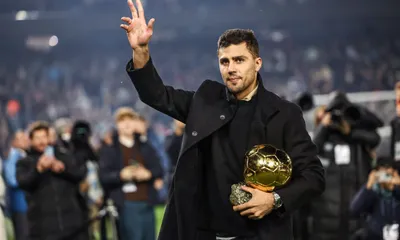 Un Ballon d&rsquo;Or tenté par le Real Madrid, le FC Barcelone à nouveau en paix