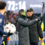 Les infos du jour : Kombouaré clashe la presse, le PSG relance Salah, fin de crise au Barça ?