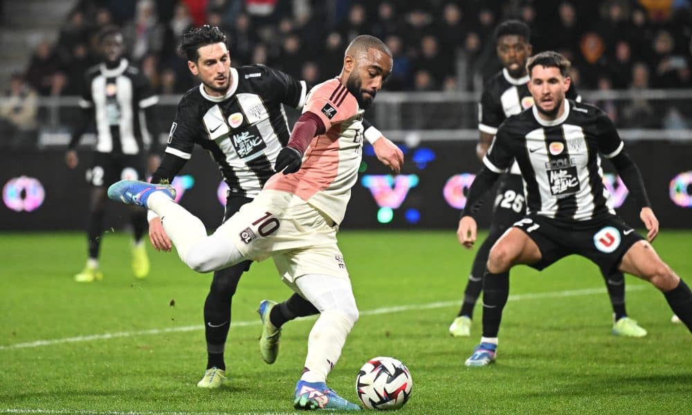 Alexandre Lacazette lors du match aller entre Angers et l'OL