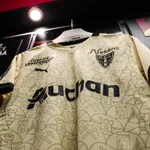 RC Lens : le RCL dévoile son troisième maillot pour la saison 2025-2026