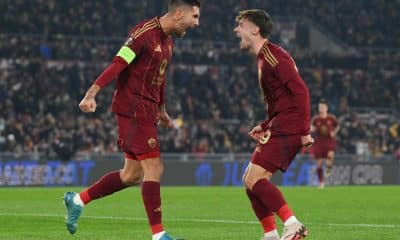 Nicola Zalewski avec son coéquipier de l'AS Roma, Lorenzo Pellegrini