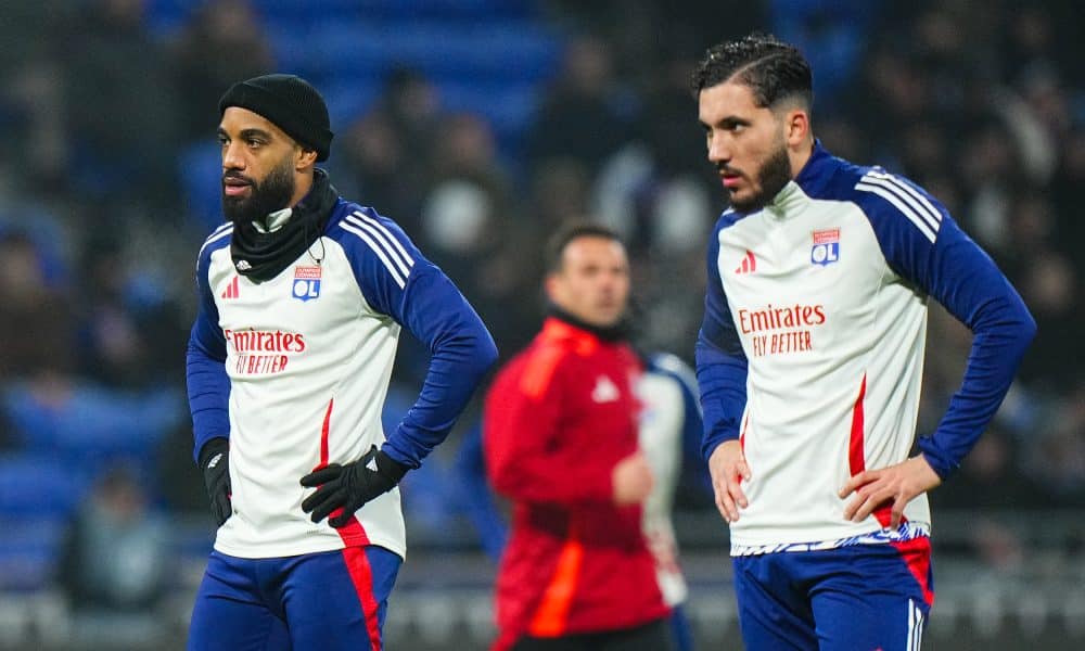 Les attaquants de l'OL Alexander Lacazette et Rayan Cherki lors d'un échauffement.