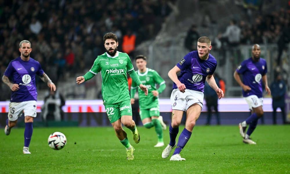 Charlie Cresswell lors du match aller entre Toulouse et l'ASSE