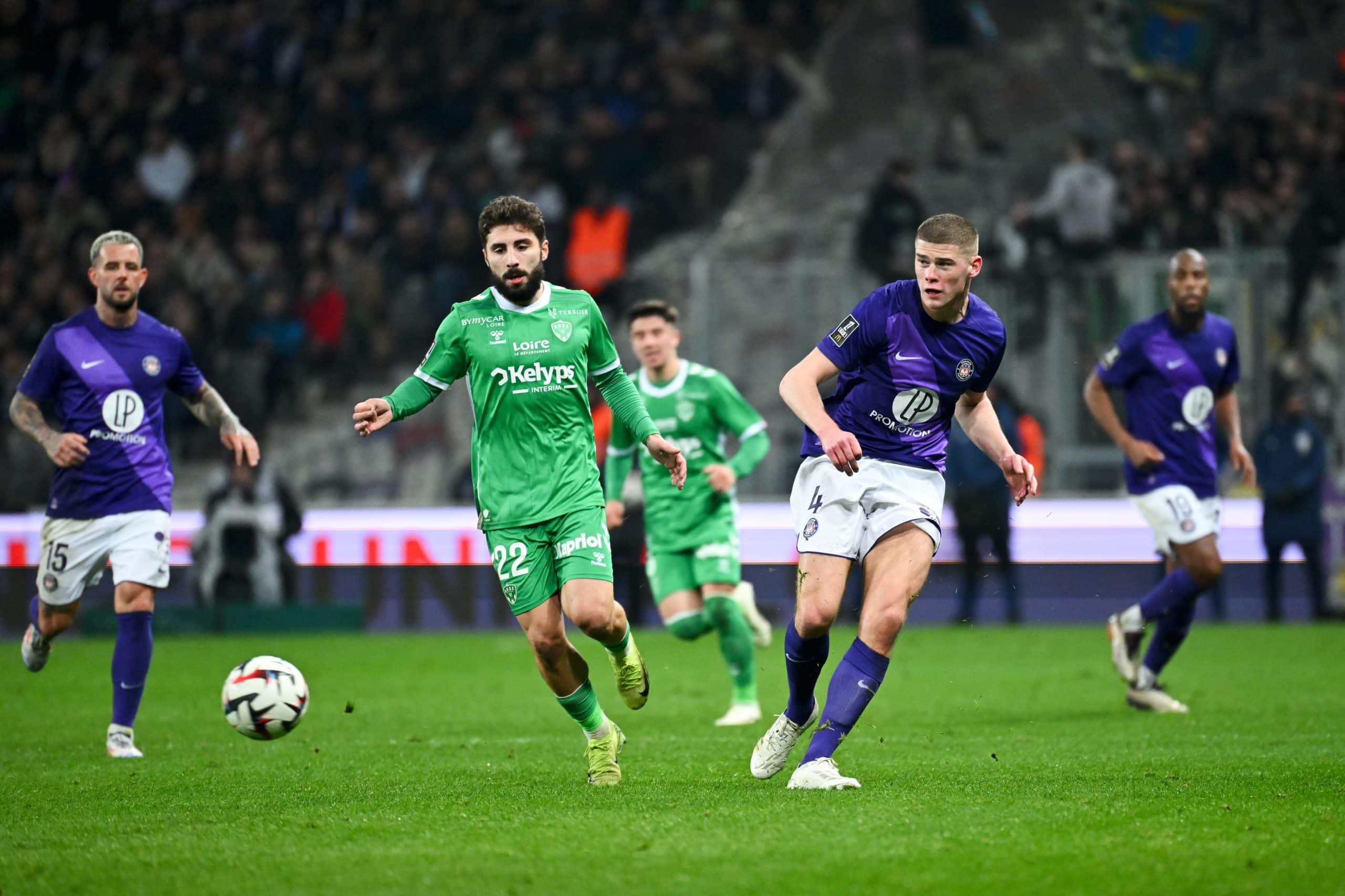Charlie Cresswell lors du match aller entre Toulouse et l'ASSE