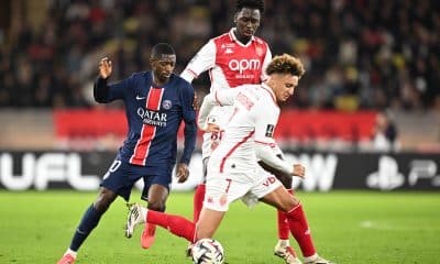 Ousmane Dembélé au duel avec Eliesse Ben Seghir