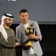 Cristiano Ronaldo reçoit encore un trophée...