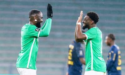 Nadé et Batubinsika se tapent dans les mains