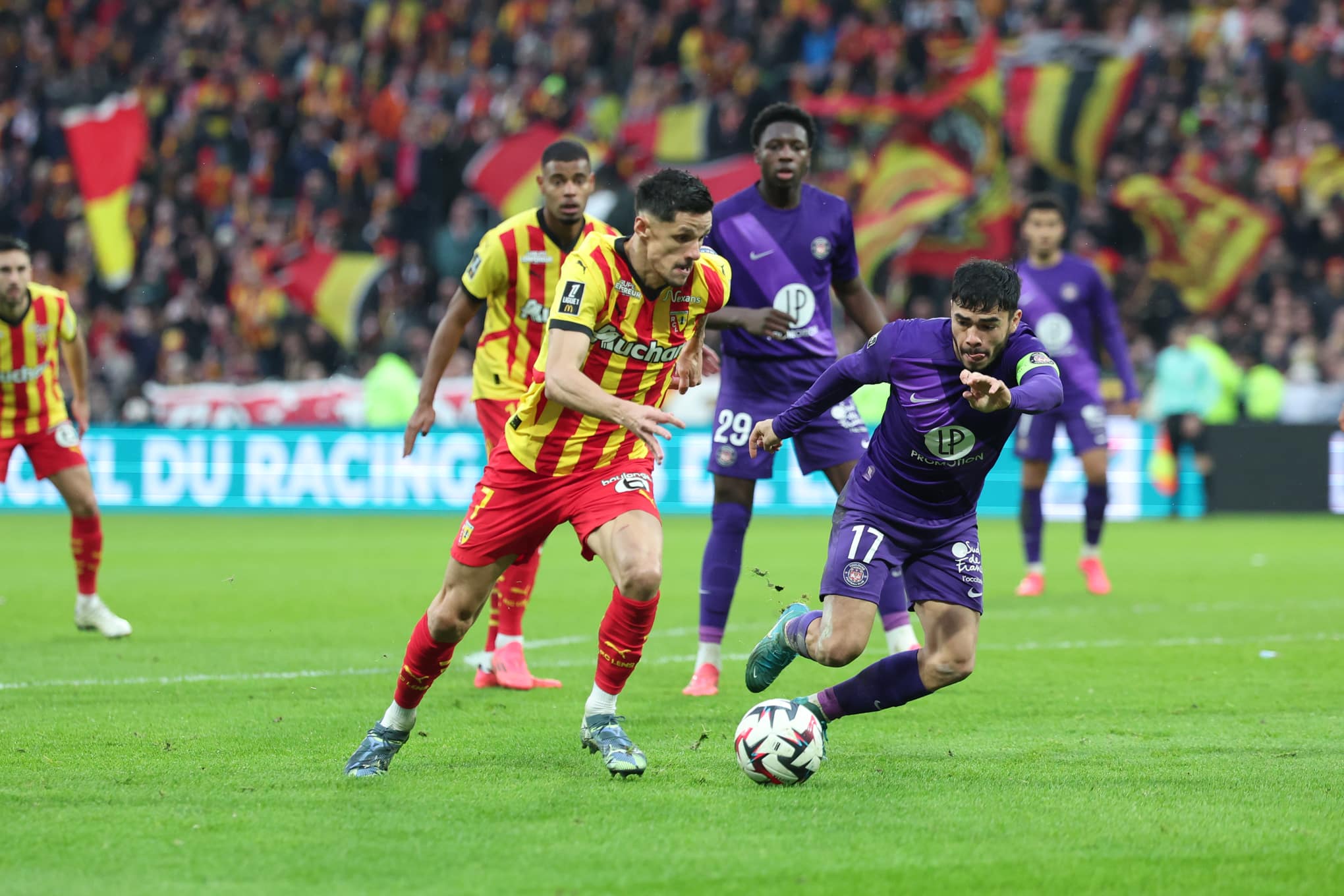 Florian Sotoca lors du match aller entre le RC Lens et Toulouse