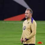 FC Barcelone : Hansi Flick a identifié le remplaçant d’Inigo Martinez