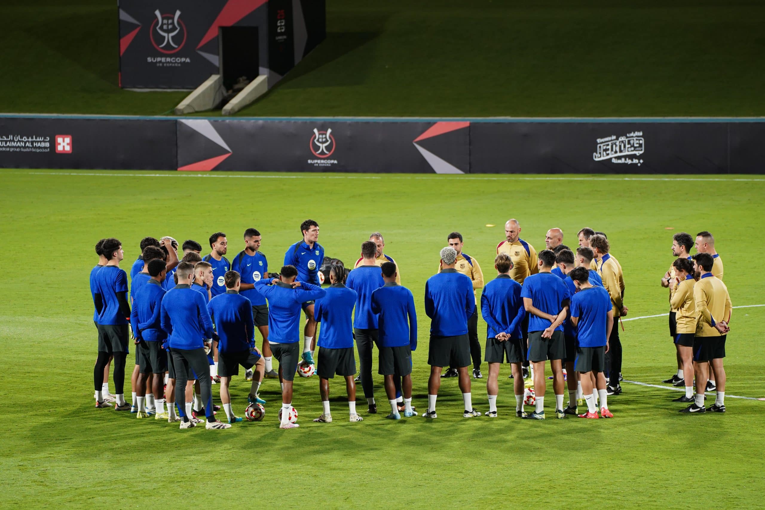 Joueurs du FC Barcelone pendant un entraînement.