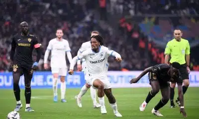 OM : l&rsquo;énorme tacle de Romain Molina à Elye Wahi