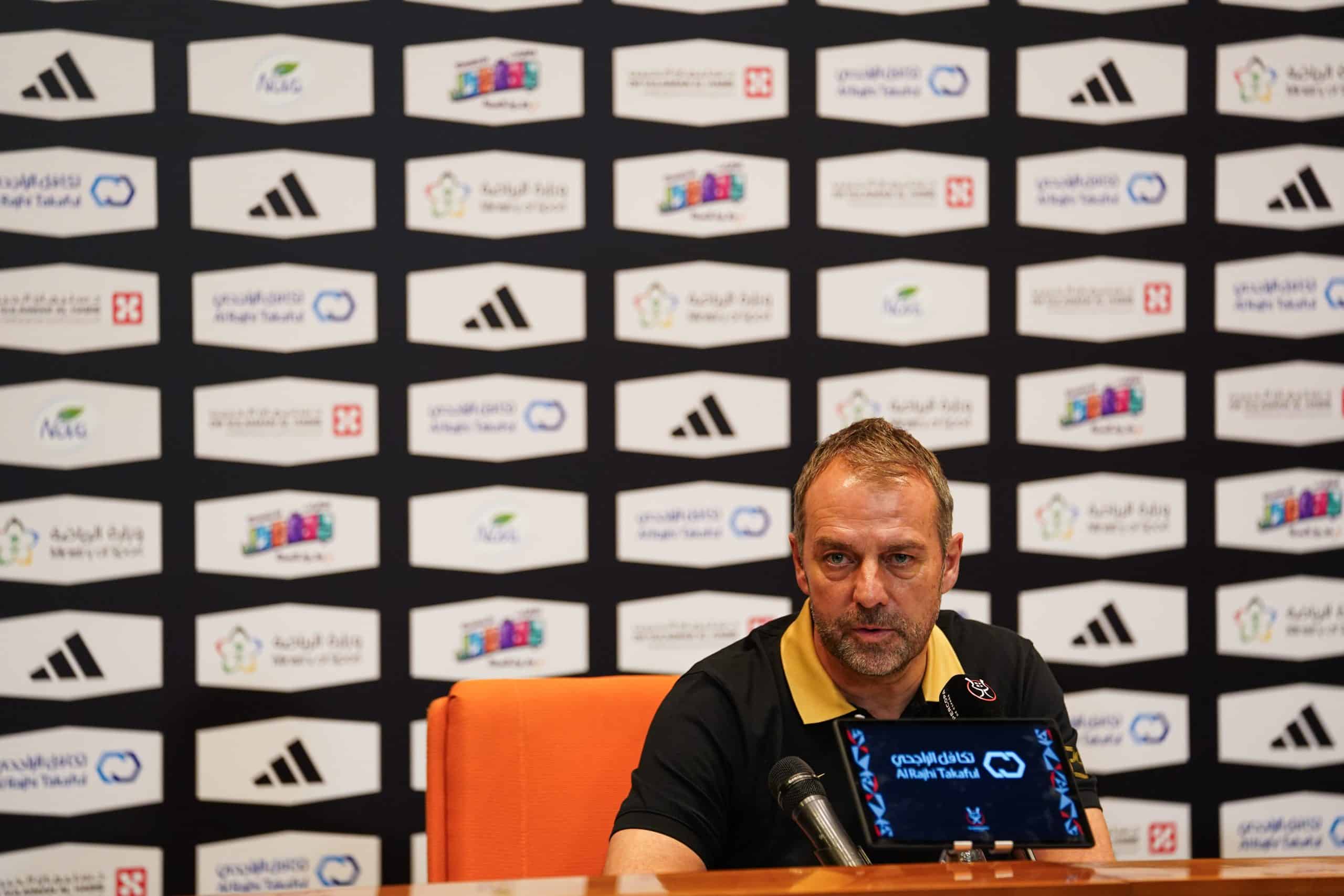 L'entraîneur du FC Barcelone, Hansi Flick, lors d'une conférence de presse.