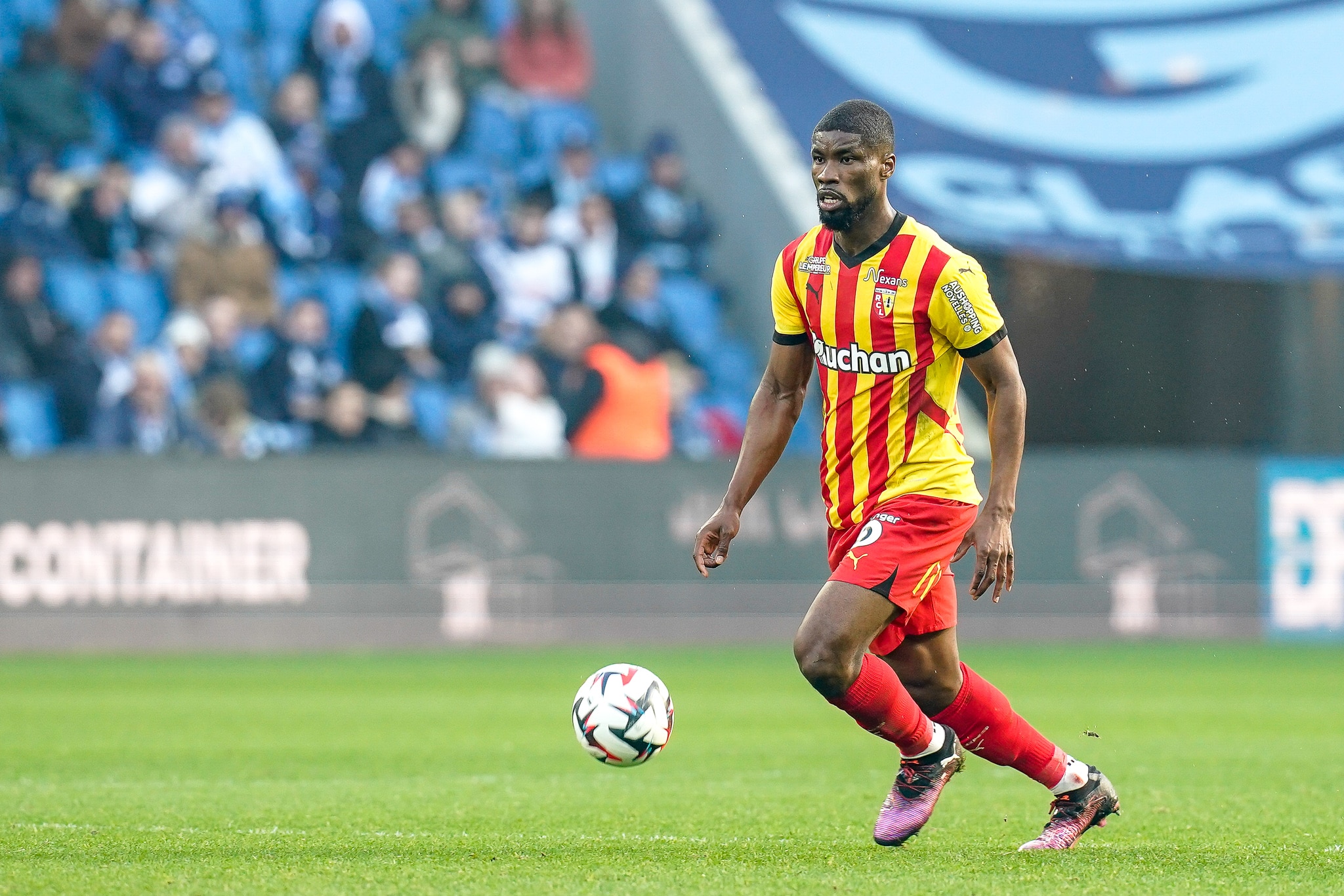 Kevin Danso sous le maillot du RC Lens