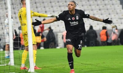 Cher Ndour après un but avec le Besiktas.