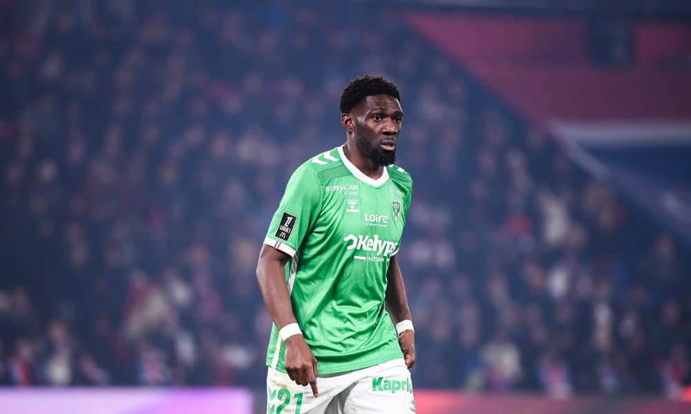 Dylan Batubinsika lors de PSG - ASSE