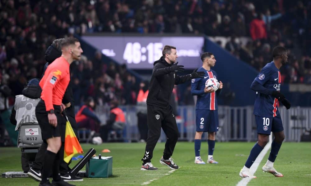 L'entraîneur de l'ASSE, Eirik Horneland, lors du match face au PSG.