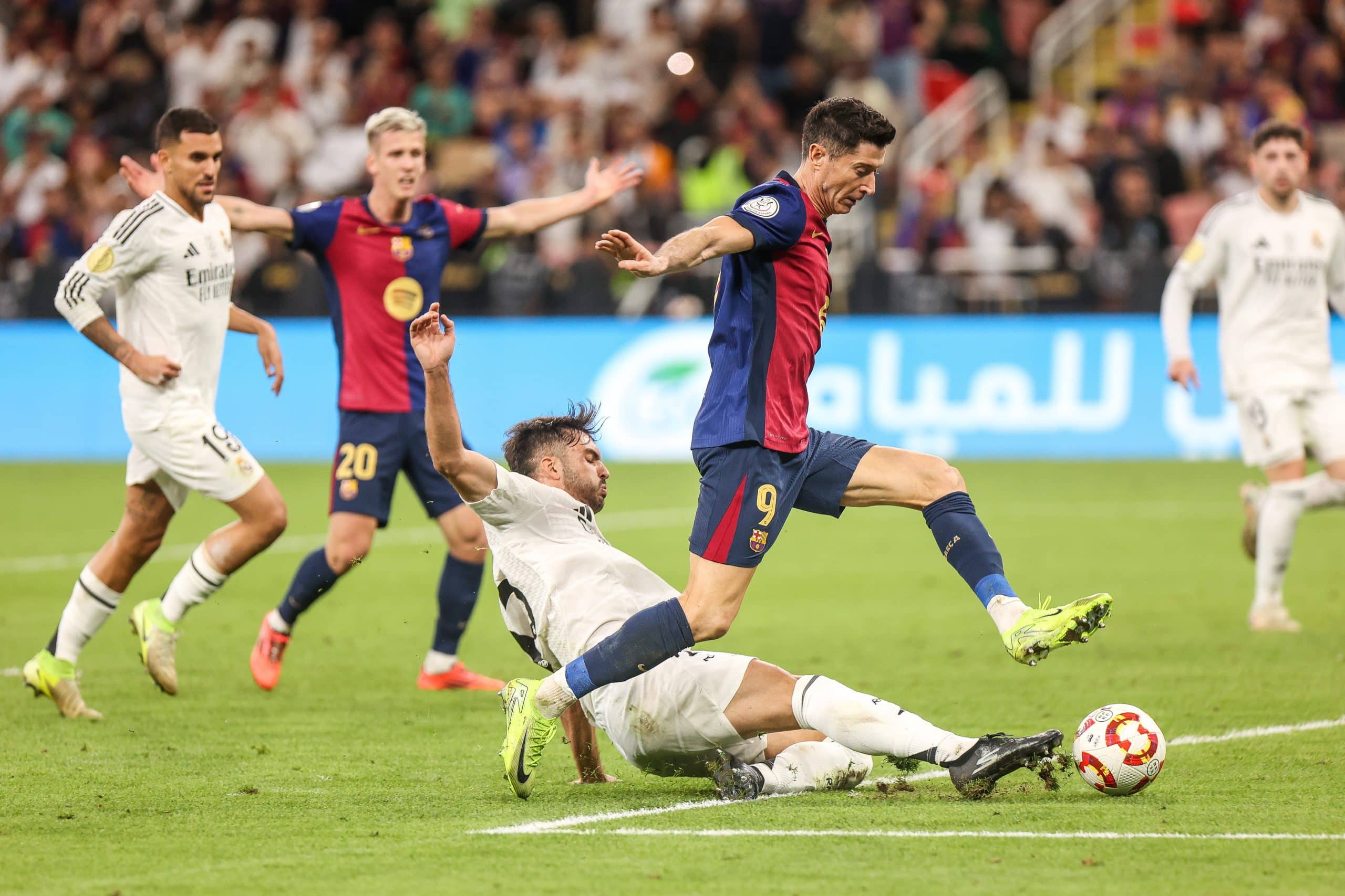 Action de Real Madrid-FC Barcelone en Supercoupe d'Espagne 2024.