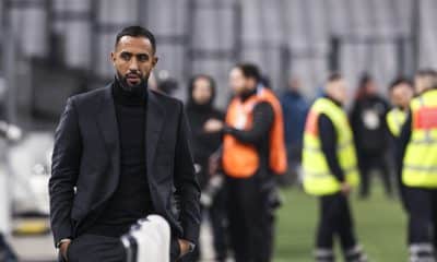 Mehdi Benatia soutenu par les Ultras de l'OM.