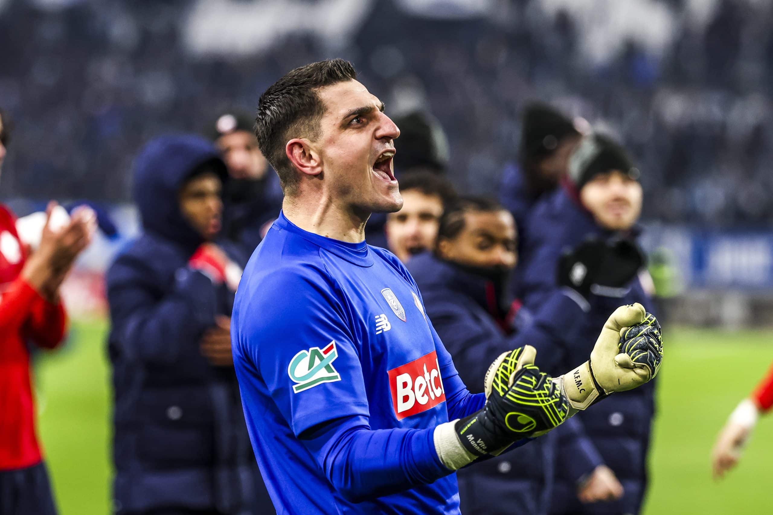 Le gardien du LOSC Vito Mannone après la qualification contre l'OM.