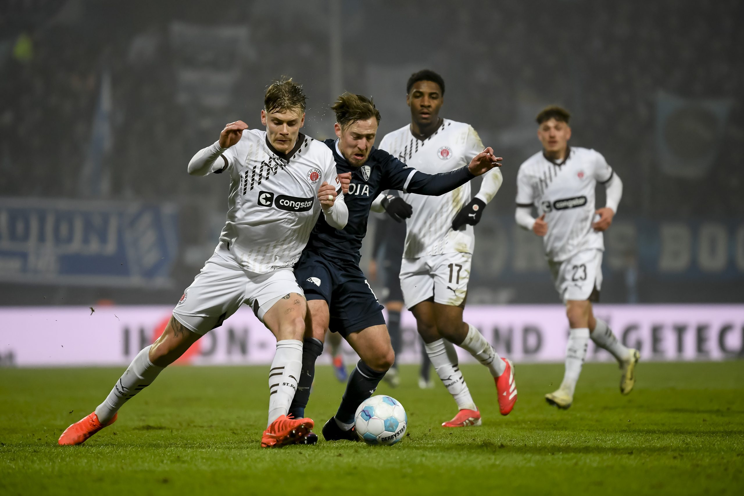 Le défenseur central suédois Eric Smith lors d'un match avec Sankt-Pauli.